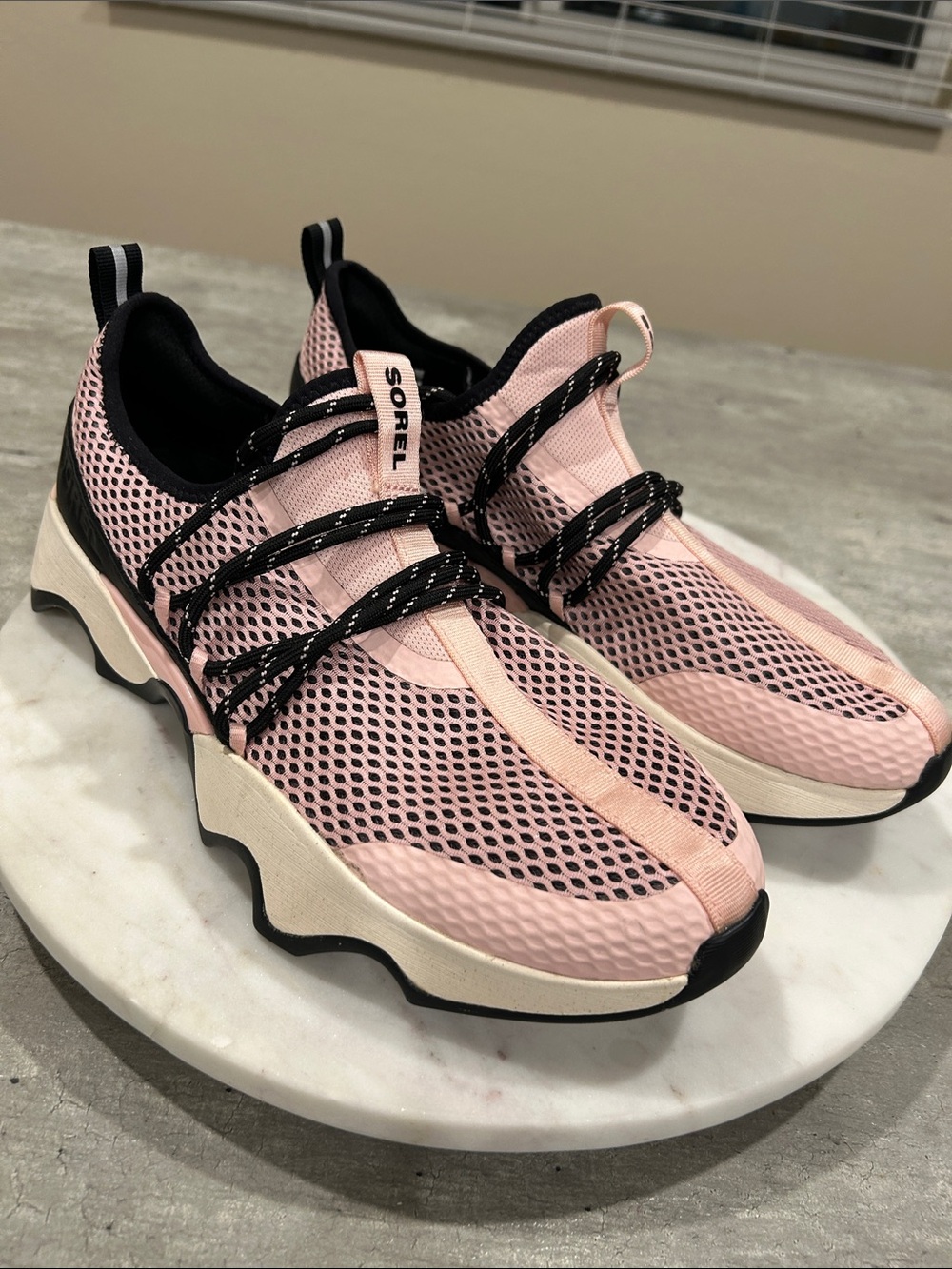 Sorel Kinetictm Impact Pink and Black Mesh Lace-Up Sneakers W-11